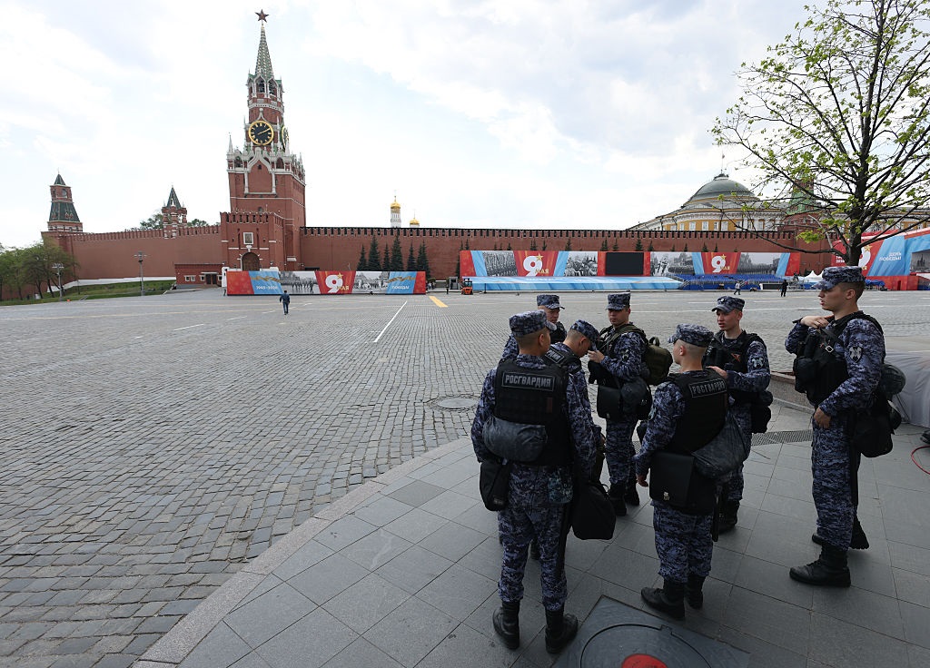 Перемир’я на три дні. Україна дозволила РФ парад