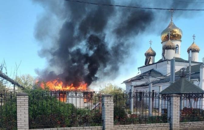 РФ вдарила по Вільнянську на Запоріжжі: пошкоджена церква, є загиблий