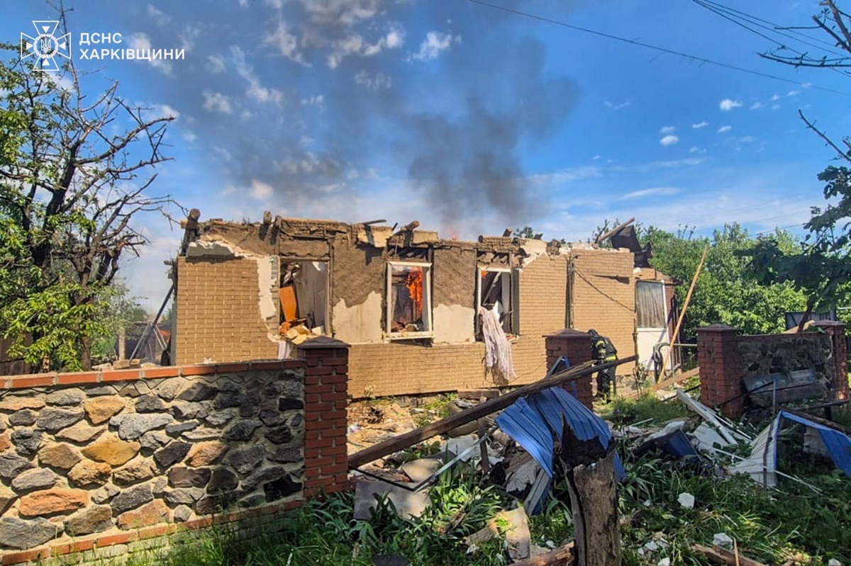 Росіяни вдарили по Харківщині, є жертва та поранені