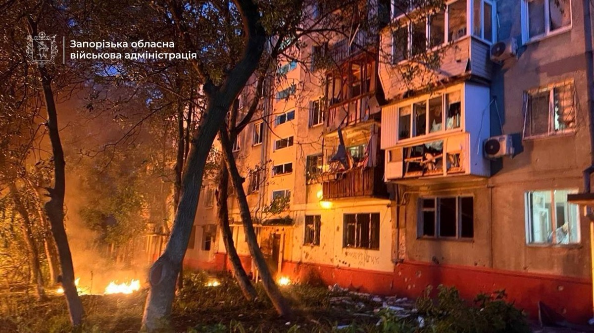 У Запоріжжі через атаку БПЛА горіла п’ятиповерхівка
