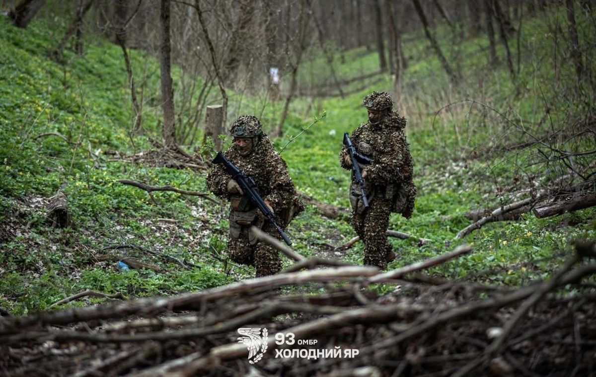 Зірване перемир’я: армія РФ атакує на 11 напрямках