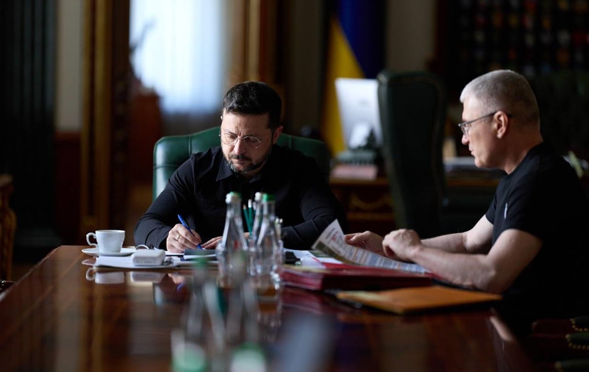 Росія стягує ППО на два периметри – Зеленський