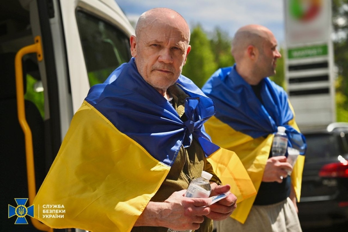 СБУ показала фото обміну полоненими