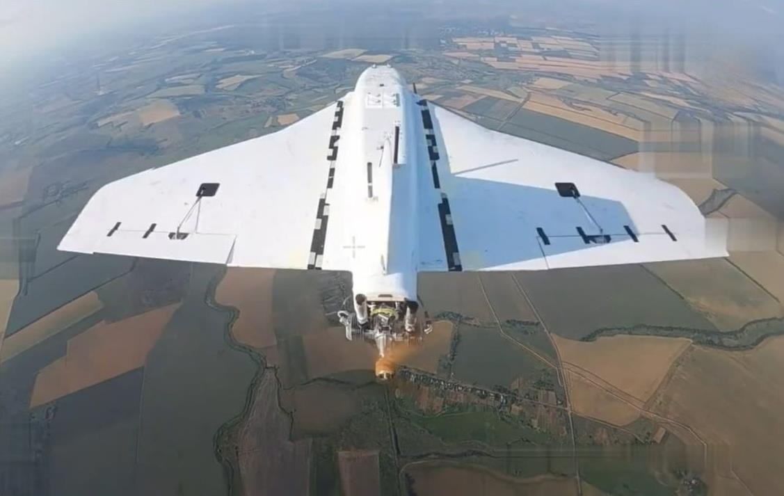 Військовий збив російський дрон Гербера з автомата