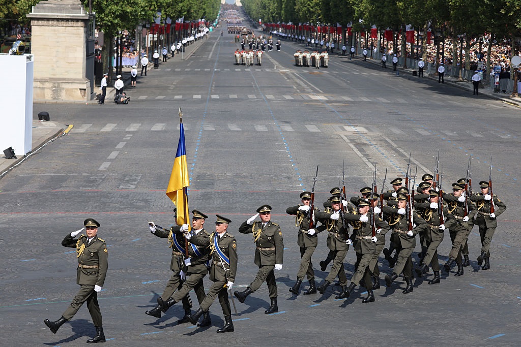 Маршем по Парижу. ЗСУ на параді у Франції