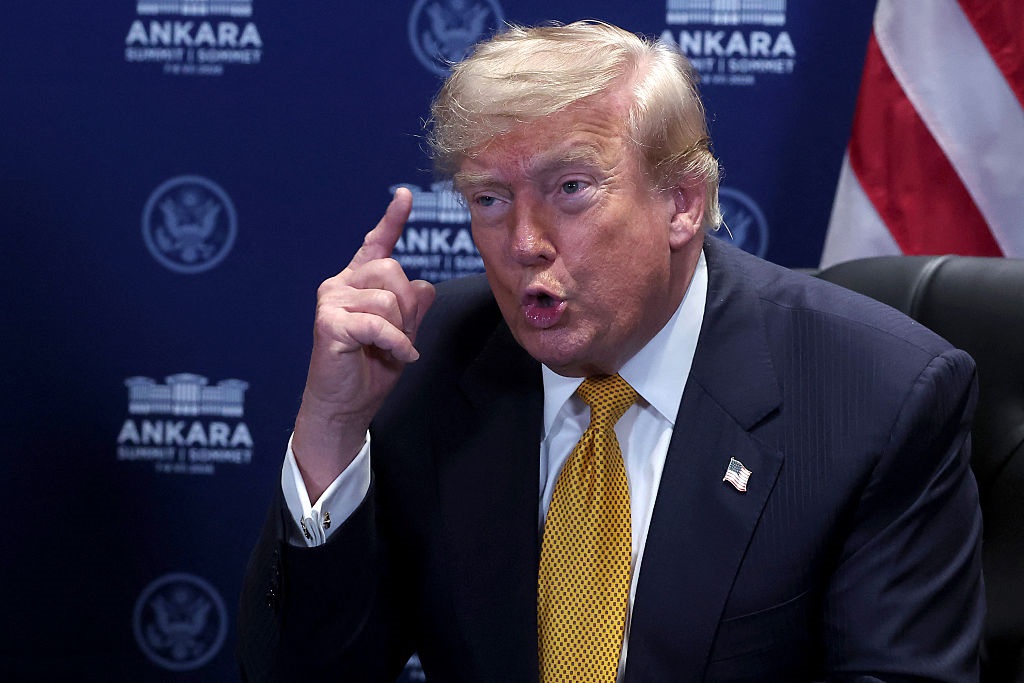 Трамп анонсував нові удари по Ірану