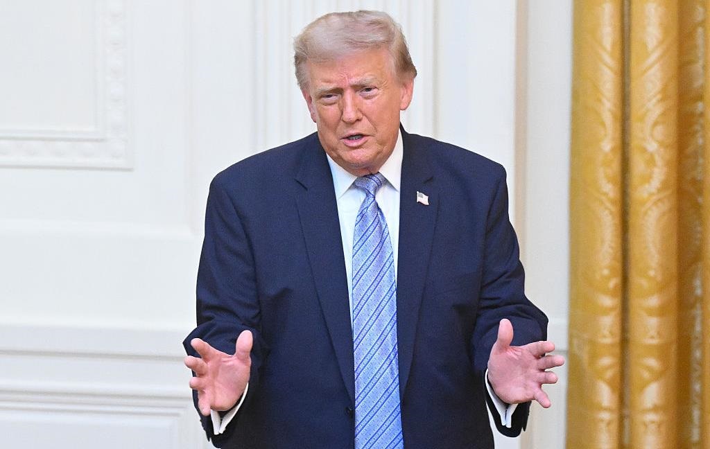 Трамп закликав змінити “пекельні санкції” проти РФ