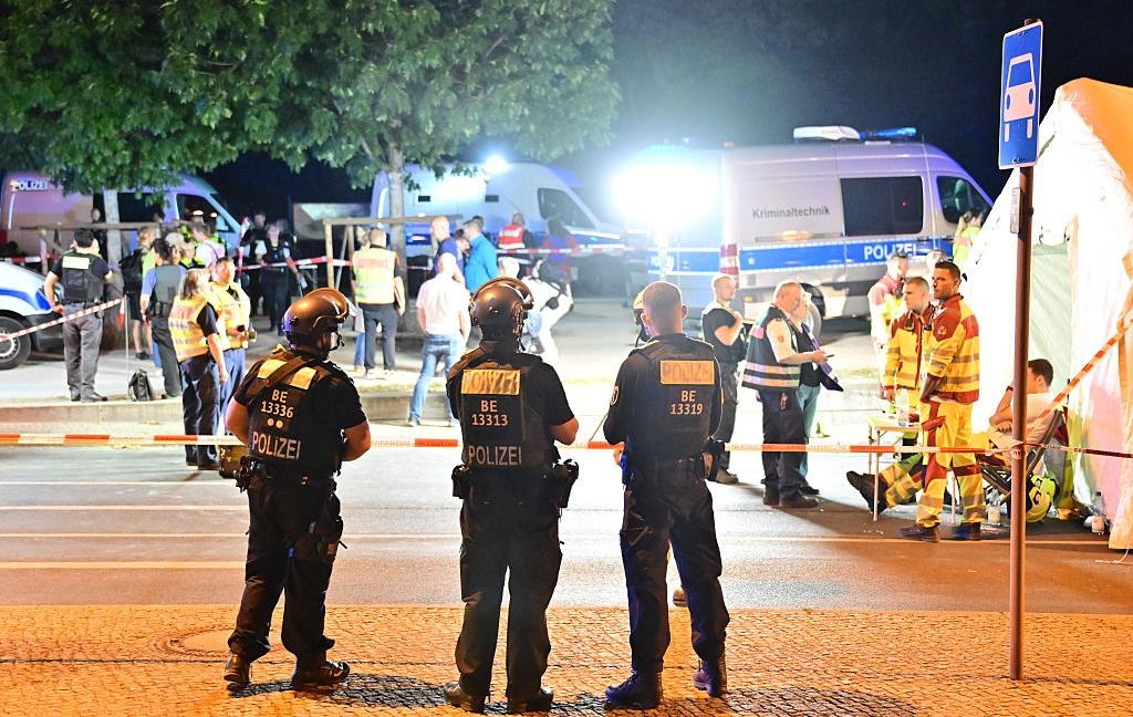 У Берліні авто в’їхало в натовп під час ЛГБТ-параду: є жертва