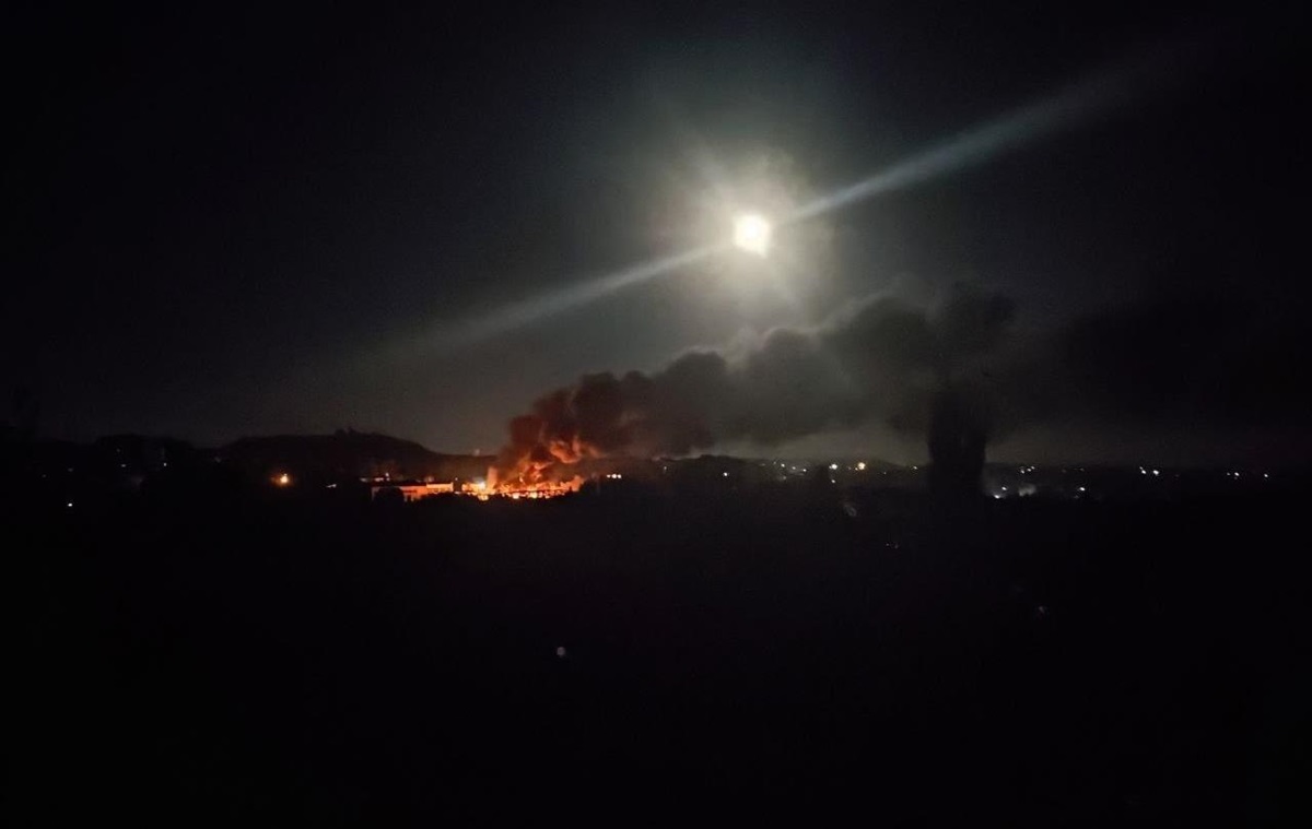 У Донецьку “приліт” і пожежа