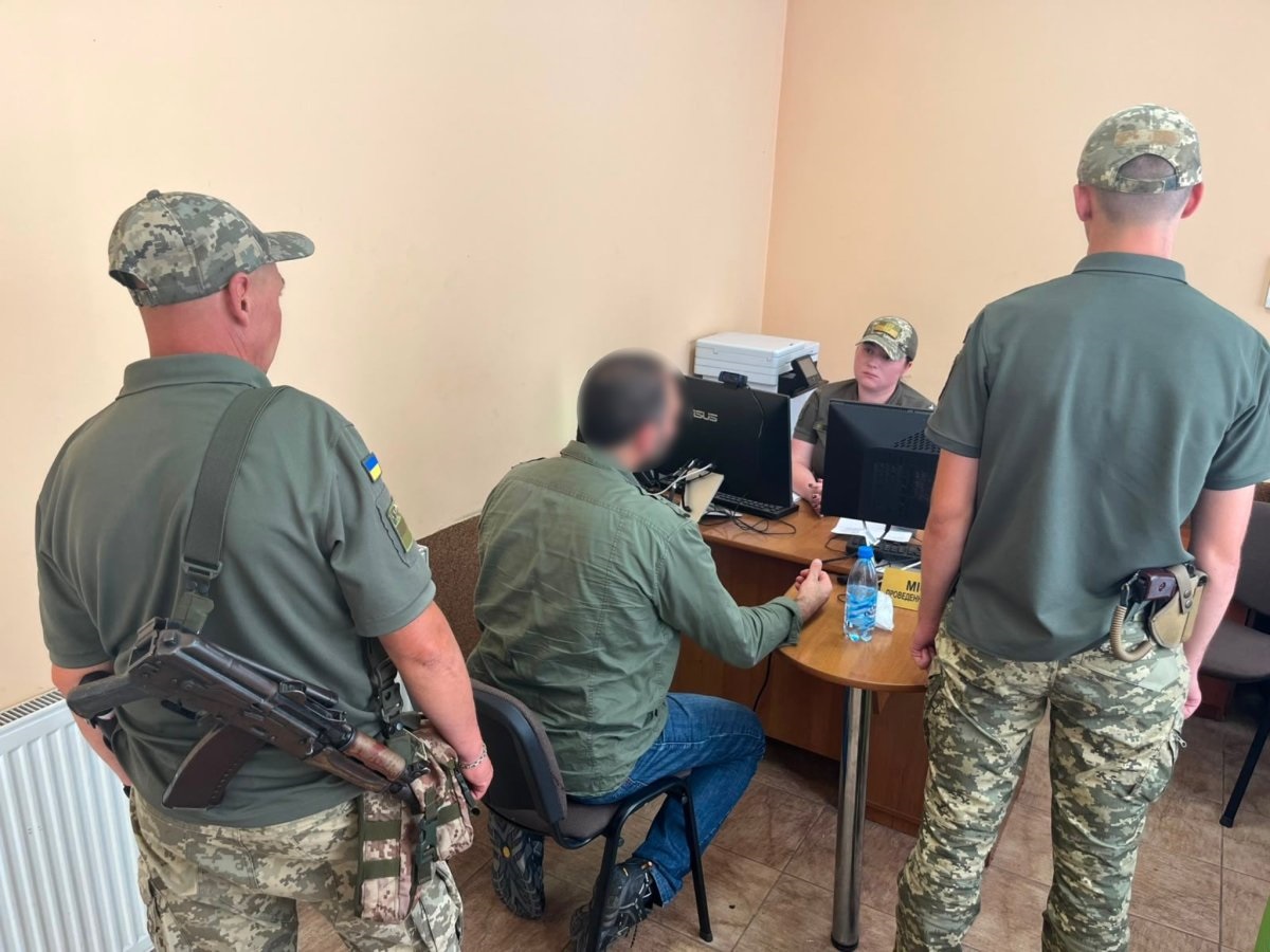 $3000 за виїзд з України: чоловік намагався підкупити прикордонницю