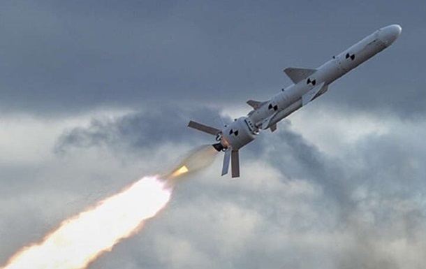 Сікорський закликав збивати ракети РФ над Україною