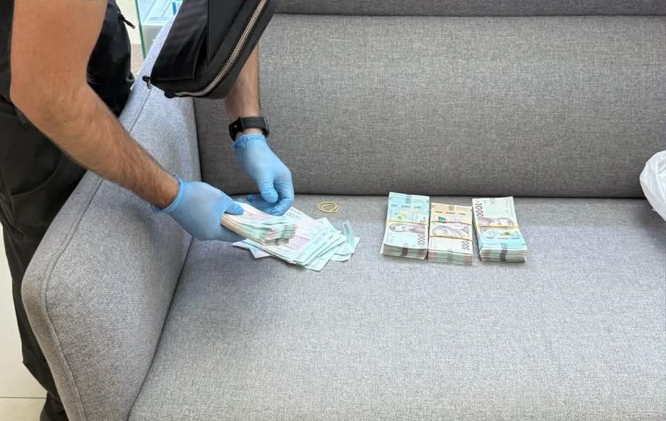 У Києві науковців спіймали на мільйонному хабарі